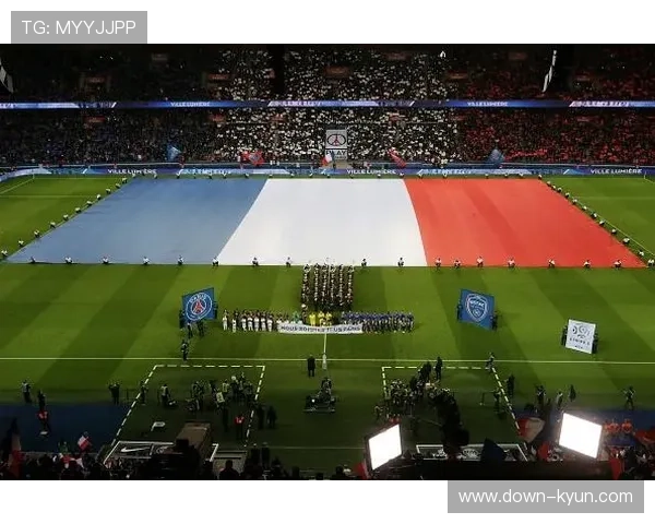 法甲俱乐部推广绿色球场，太阳能设备试用中